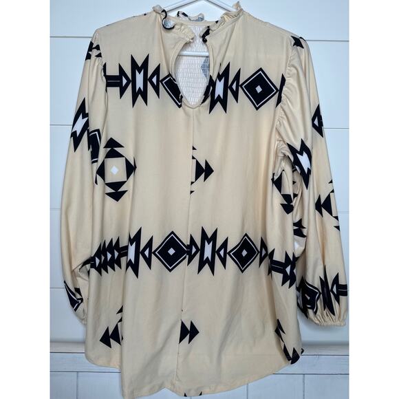 Lularoe Long Sleeve High Smocked Neck Cream & Black Aztec Women's Top SZ XS - Picture 3 of 3